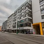 Spacious Terrace With Free Private Parking *