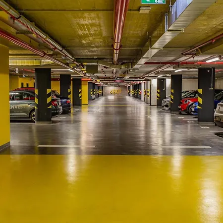 Lejlighed Spacious Terrace With Free Private Parking *
