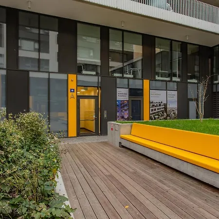 Spacious Terrace With Free Private Parking * Prag