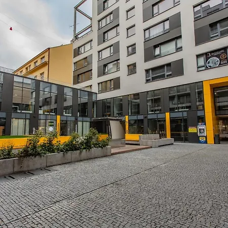 Lejlighed Spacious Terrace With Free Private Parking *