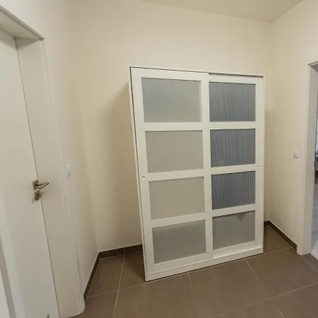 Spacious Terrace With Free Private Parking * Prag