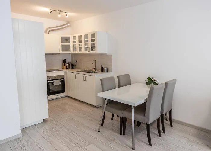 شقة Spacious Terrace With Free Private Parking *