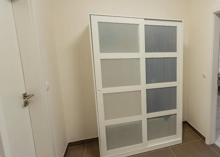 Spacious Terrace With Free Private Parking * براغ