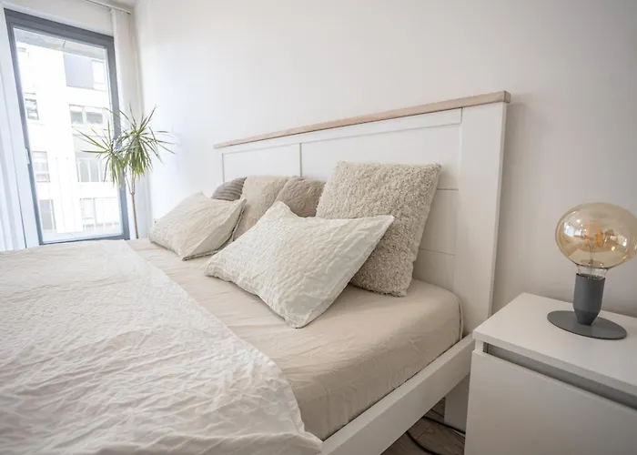 Spacious Terrace With Free Private Parking *