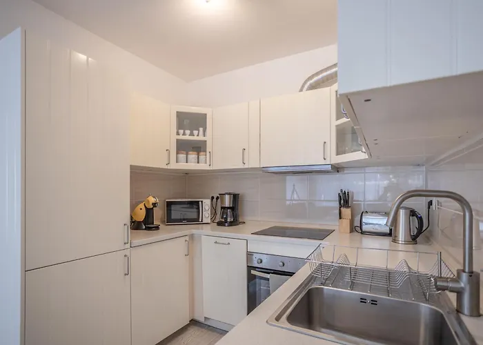 Appartement Spacious Terrace With Free Private Parking